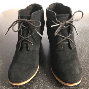 Toms block heel lace up suede bootie boots.